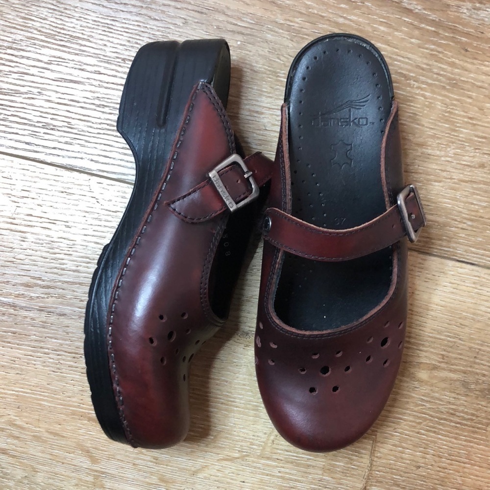 Dansko Merrie Oxblood Leather Mules Size 37/6.5-7